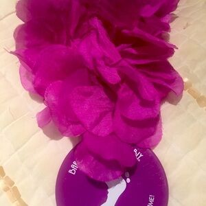 Barefoot wine Hawaiian flower lei